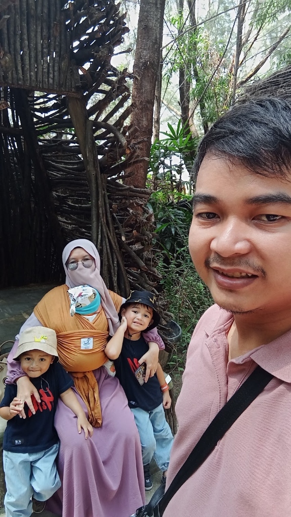 Liburan dengan 3 Bocil